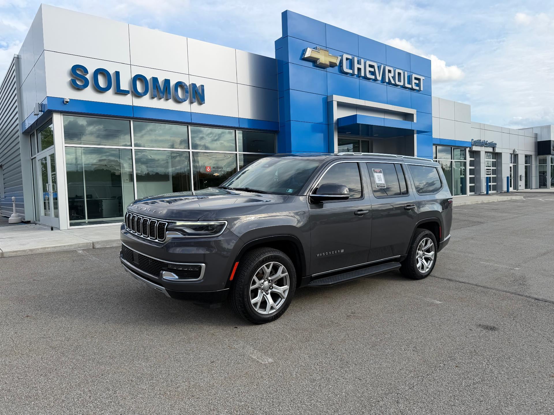 2022 Jeep Wagoneer Series II 4x4 in Gray — front three-quarter view